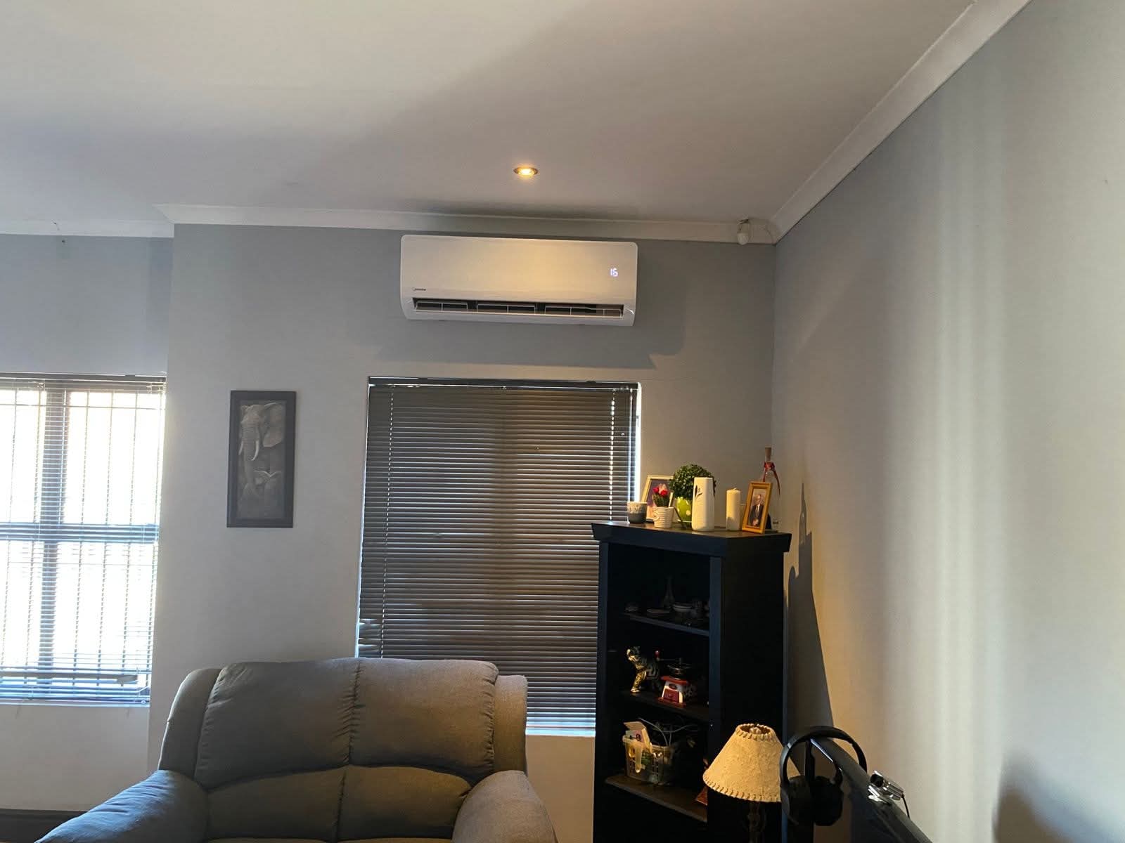 Lounge climate control