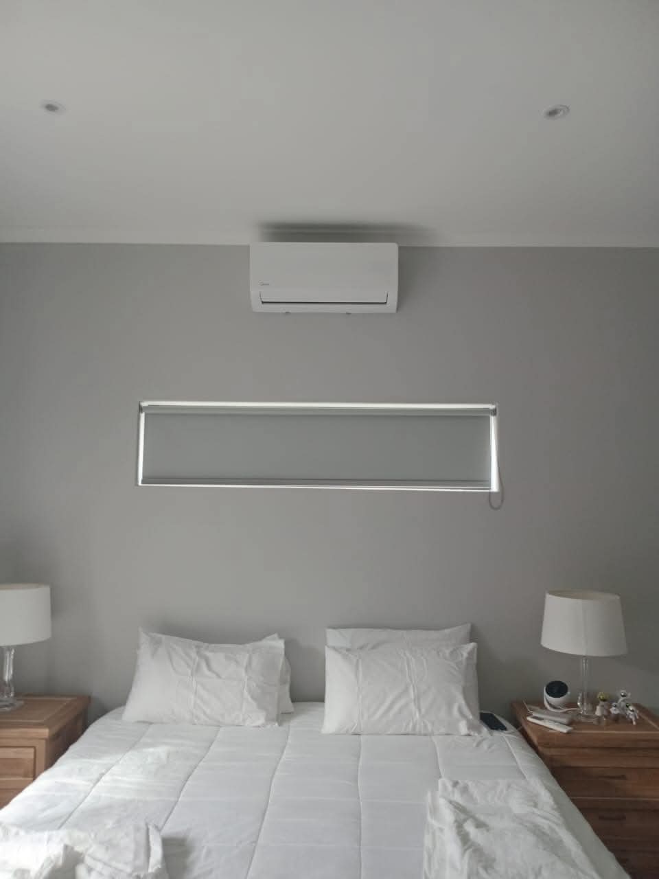 Neat bedroom wall-split install